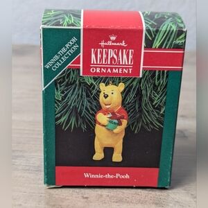 Winnie The Pooh 1991 Keepsake Christmas Ornament Vintage Disney Hallmark